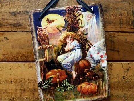 Classic Halloween Vintage Sign